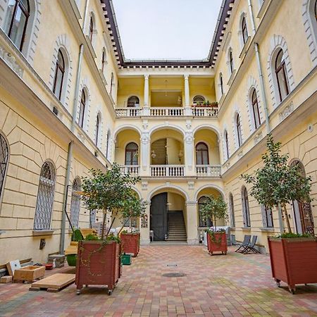 Cosy Gallery Flat In Akacfa St. Budapest Extérieur photo